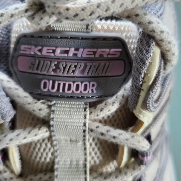 Sneakers - Picture 7 of 8